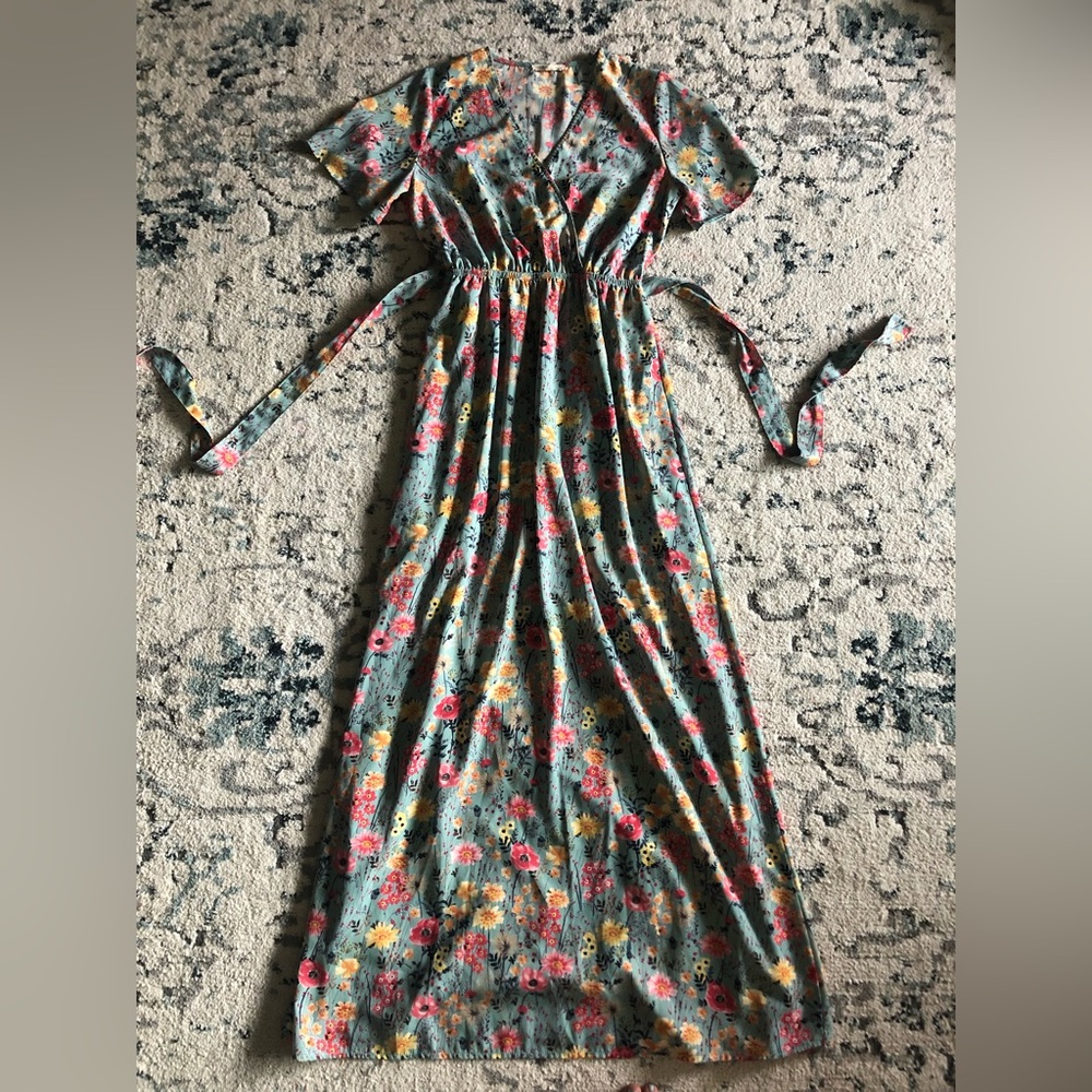 Cedar and Gold brand size medium